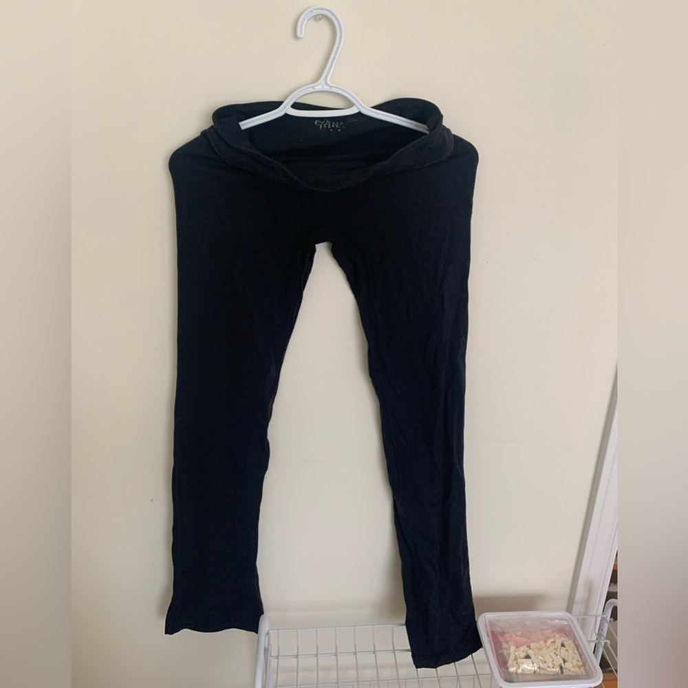Aritzia TNA yoga pants